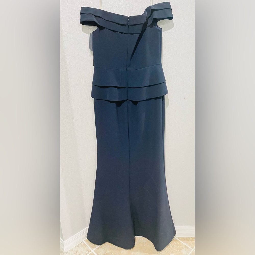 Alexander by Daymor Mother of the bride and Evening dresses 1159 size 8 - Picture 11 of 13